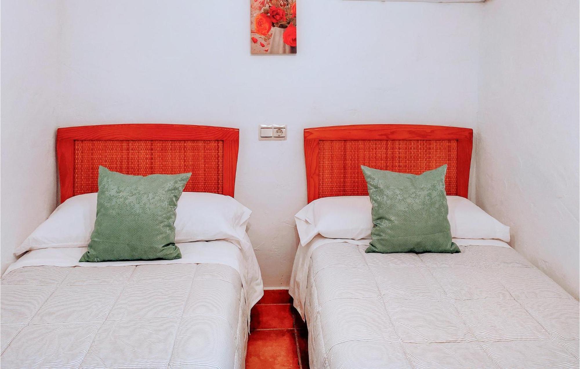Gorgeous Home In Cajiz With Wifi Cajis Luaran gambar