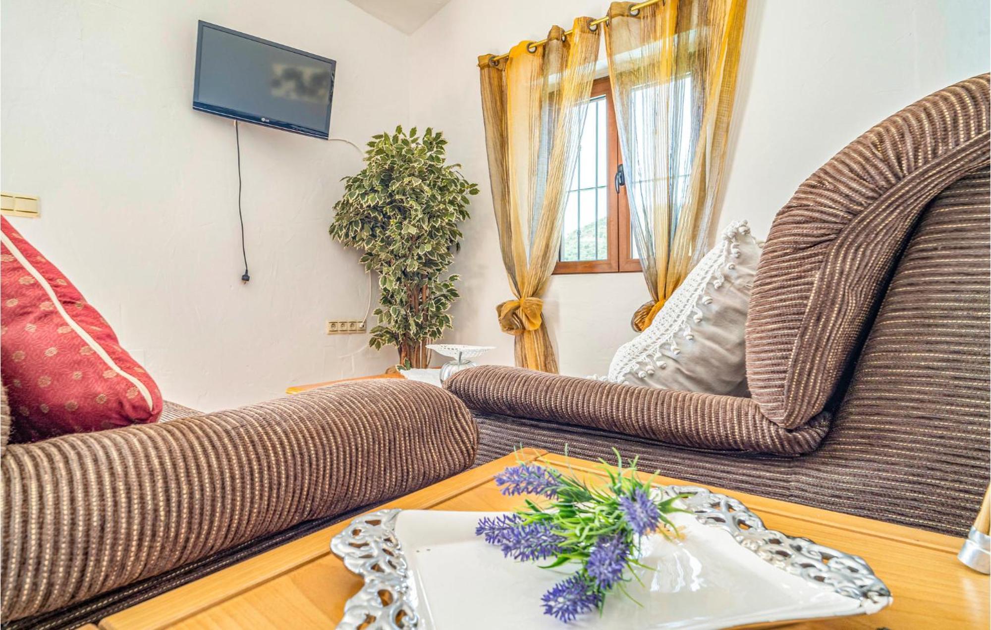 Gorgeous Home In Cajiz With Wifi Cajis Luaran gambar