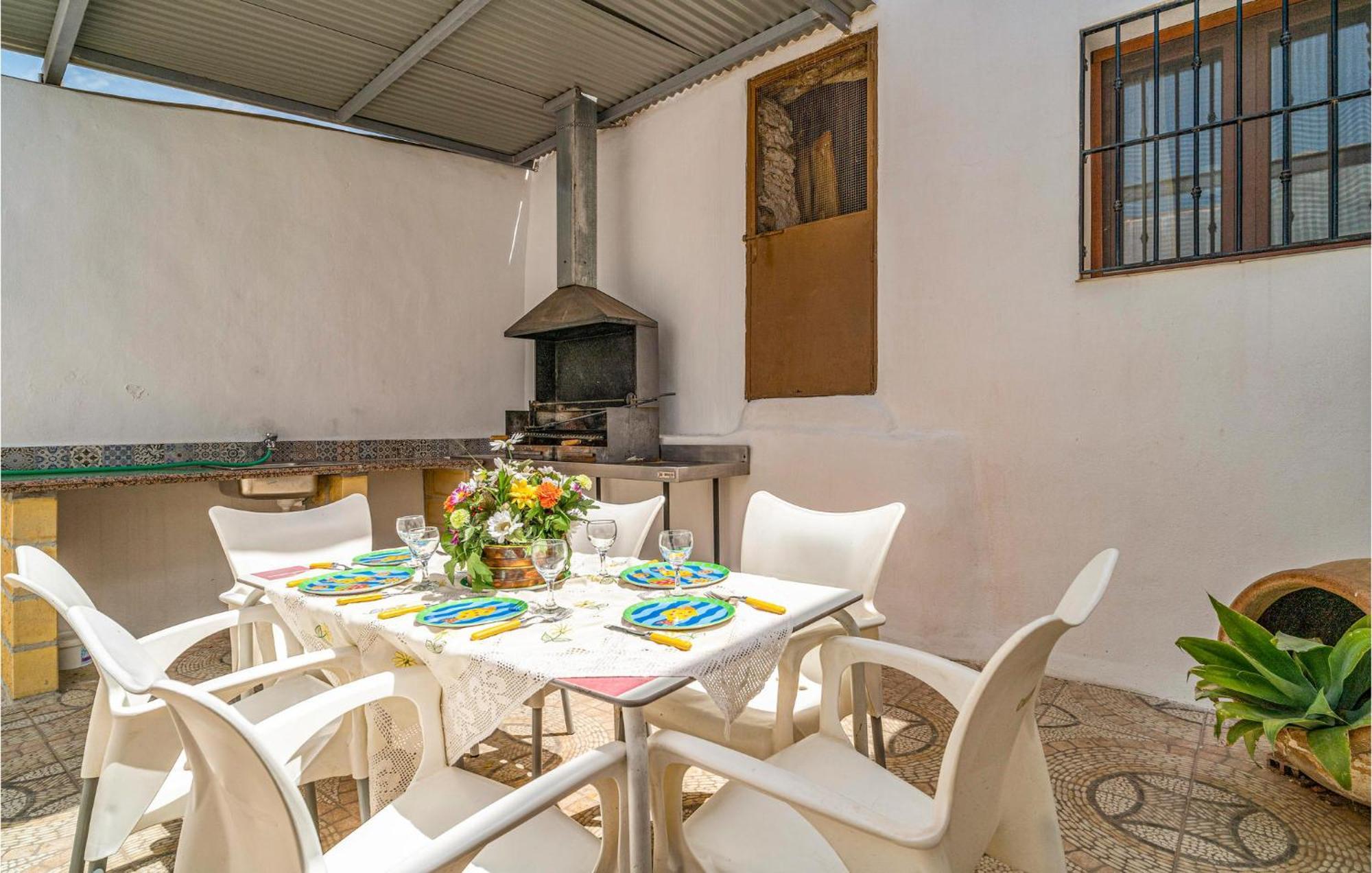 Gorgeous Home In Cajiz With Wifi Cajis Luaran gambar